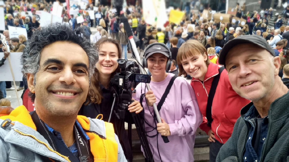 Lärare och deltagare på dokumentärfilmskursen på Röda Korsets folkhögskola