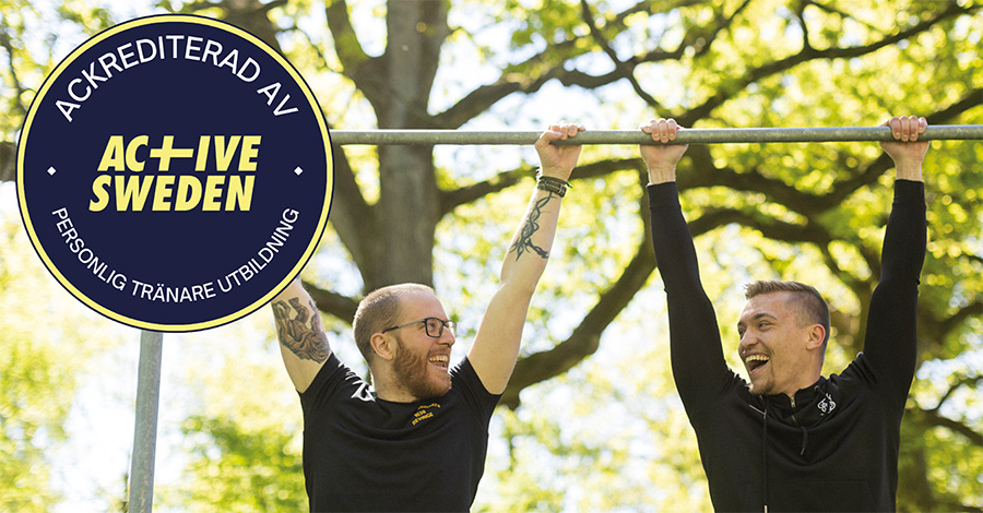 Två personer hänger i en träningsställning utomhus och kollar på varandra. Grafik på bilden där det står "Ackrediterad av Acrive Sweden, Personlig tränare utbildning".